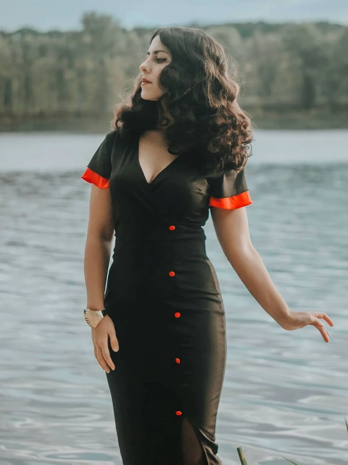 Black 1960s Button Slit Bodycon Dress - Image 2