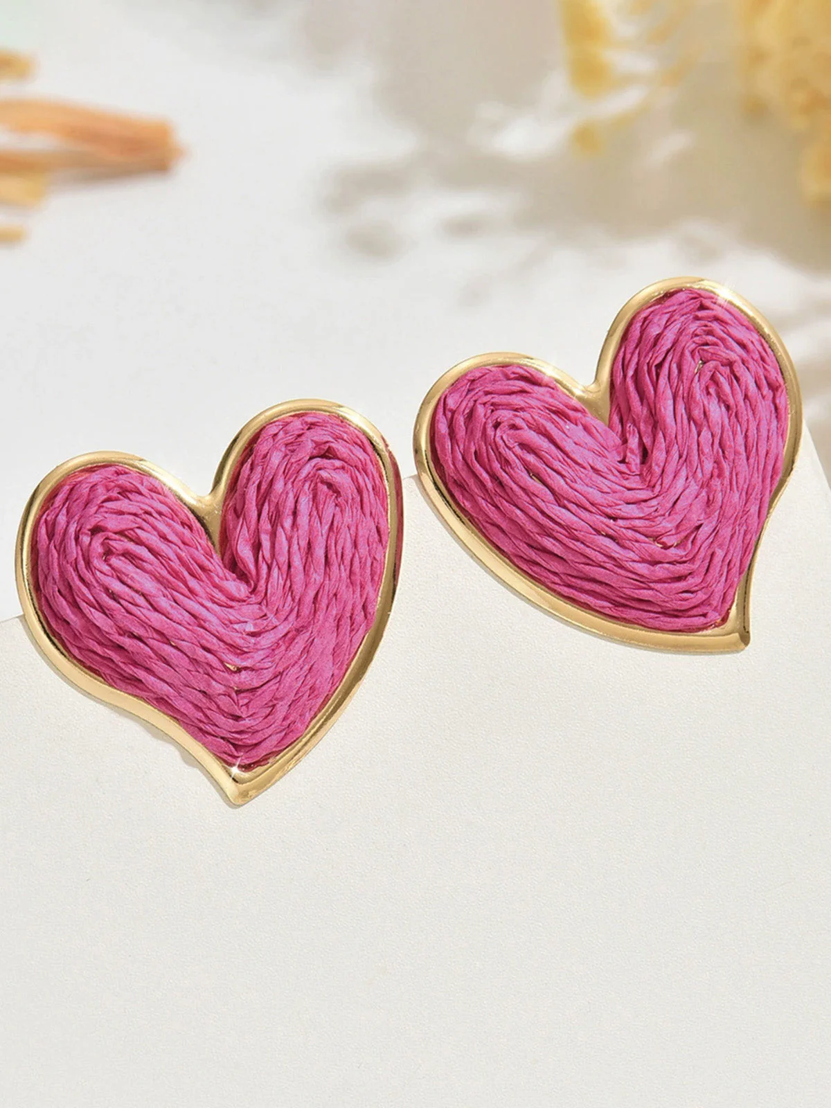 Retro Raffia Woven Heart Earrings - Image 3