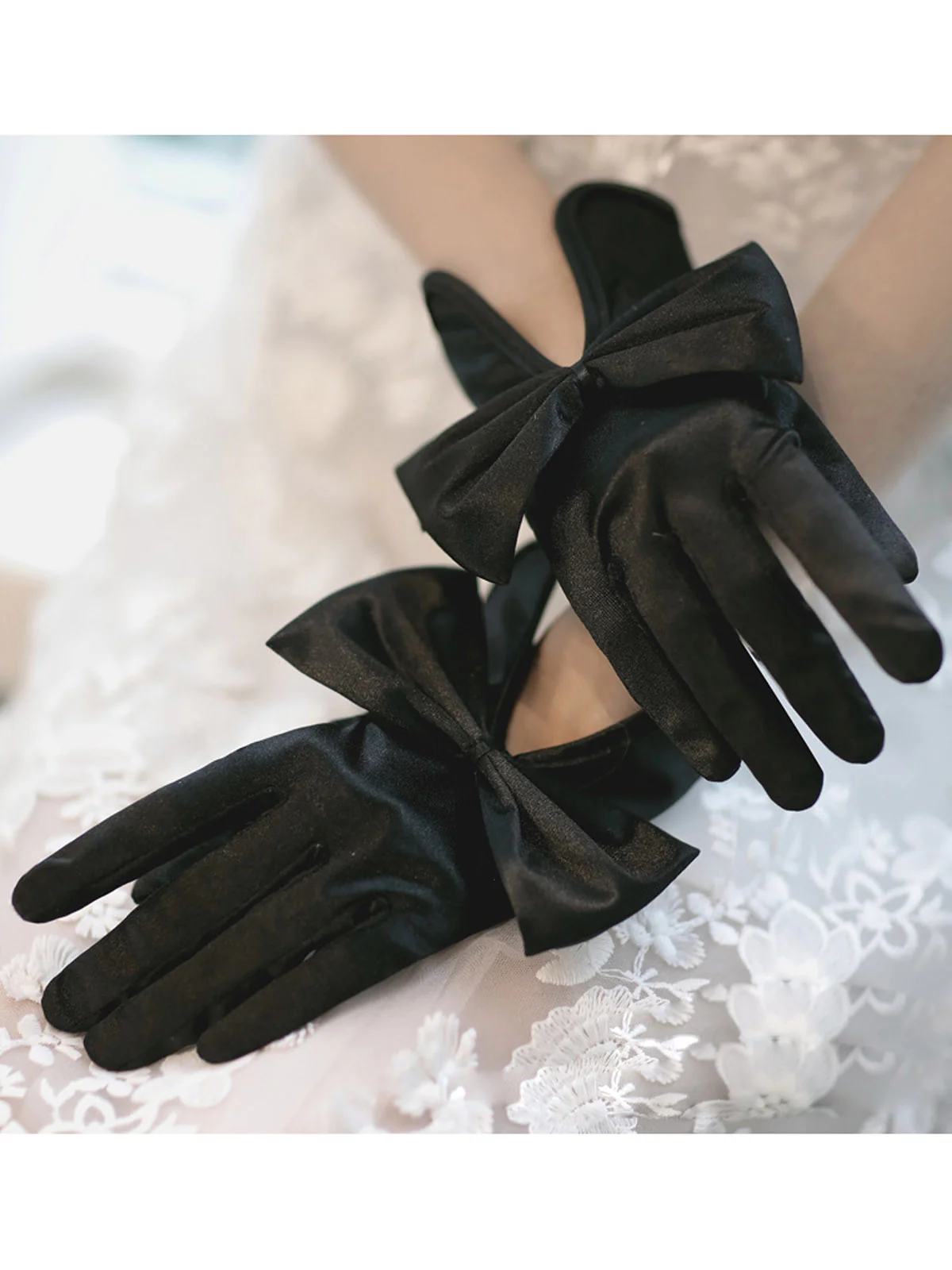 Retro Silky Bowknot Split Gloves - Image 5