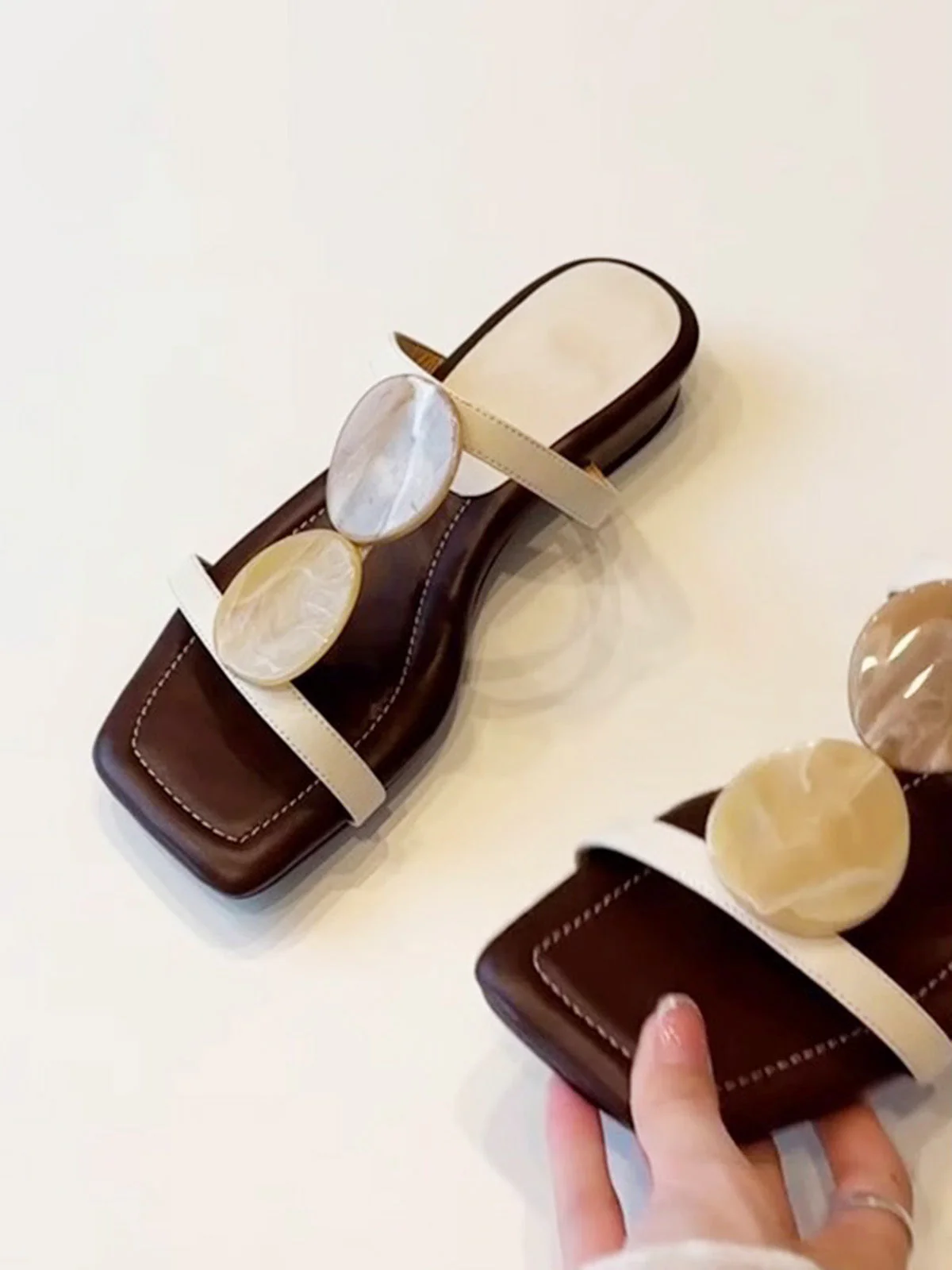 Vintage Square Toe Shell Low Block Heel Sandals - Image 2