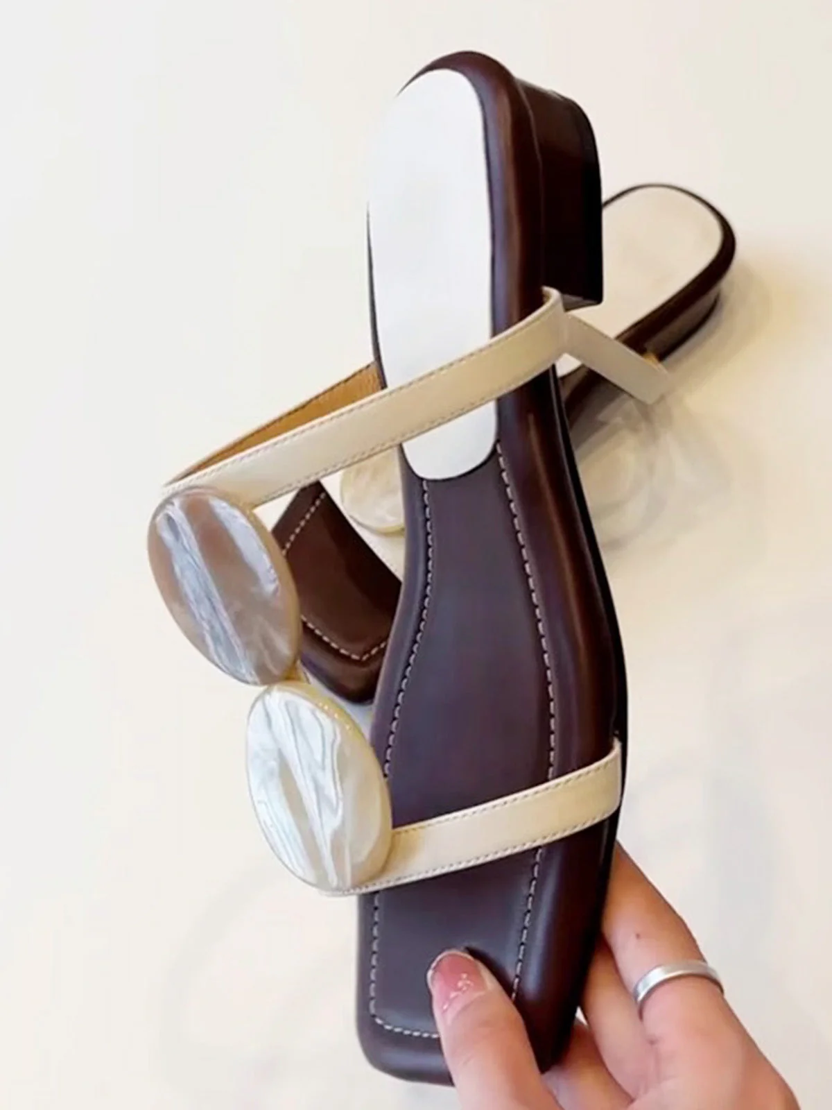 Vintage Square Toe Shell Low Block Heel Sandals - Image 3